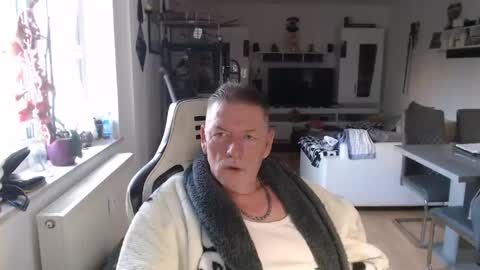 Snapshot of deinprinz2312 chatting on 03-18-26, 06:27 deinprinz2312 online show from 03-18-26, 06:27