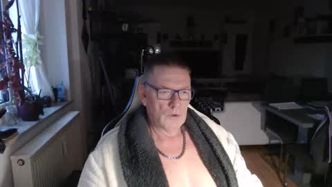 Snapshot of deinprinz2312 chatting on 03-19-26, 05:11 deinprinz2312 online show from 03-19-26, 05:11