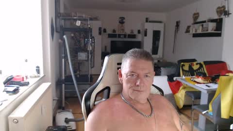 deinprinz2312 online show from 06-14-26, 03:52