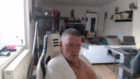 deinprinz2312 online show from 06-16-26, 05:43