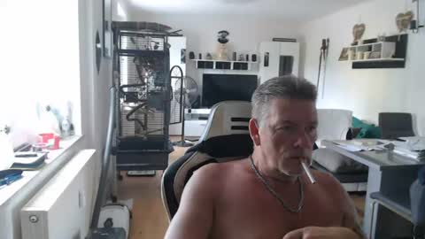 deinprinz2312 online show from 07-12-26, 10:39