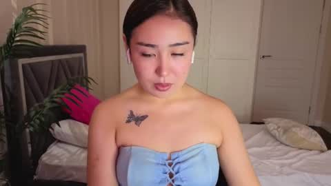 Snapshot of deiri_destiny chatting on 07-09-26, 07:34 sexy bimbo little kitty asian misstress quen princes sexy girl you can just call me pleasure online show from 07-09-26, 07:34