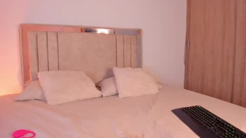 Snapshot of deisy_queen chatting on 06-07-26, 01:26 Ricarda online show from 06-07-26, 01:26