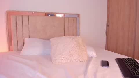 Snapshot of deisy_queen chatting on 06-18-26, 08:02 Ricarda online show from 06-18-26, 08:02