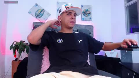 Snapshot of deivid_santoss chatting on 11-02-25, 01:08 Deivid online show from 11-02-25, 01:08