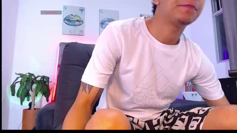 Snapshot of deivid_santoss chatting on 11-05-25, 04:23 Deivid online show from 11-05-25, 04:23