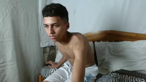 Snapshot of deivy_skinny01 chatting on 11-04-25, 01:38 Deivy online show from 11-04-25, 01:38