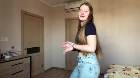 Mila online show from 03-25-26, 09:15