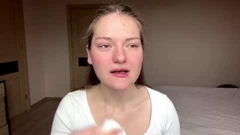 Mila online show from 04-18-26, 08:29