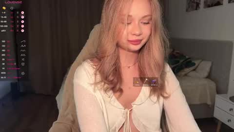 Snapshot of delanona chatting on 11-20-25, 07:13 Dia online show from 11-20-25, 07:13