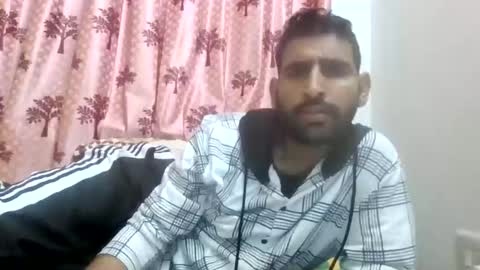 Snapshot of delhihornycouple chatting on 02-18-26, 10:44 akash kavya online show from 02-18-26, 10:44