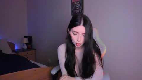 Mila online show from 10-30-25, 04:58