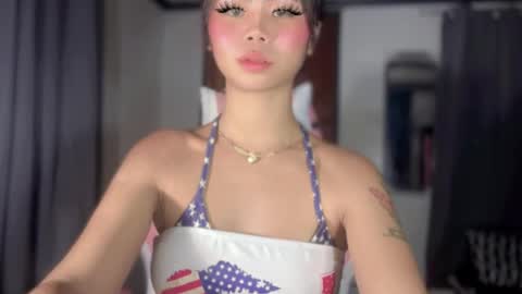 Snapshot of deliciousfaye chatting on 09-17-25, 05:14 Hello your loving faye 3 online show from 09-17-25, 05:14