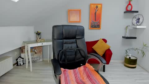 Snapshot of deliciouslolly chatting on 12-16-24, 04:13 DeliciousLolly online show from 12-16-24, 04:13
