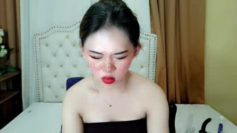 Snapshot of deliciously_sophie chatting on 06-18-26, 02:23 Sophie online show from 06-18-26, 02:23