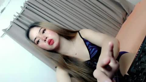 Snapshot of deliciously_sophie chatting on 07-09-26, 02:15 Sophie online show from 07-09-26, 02:15