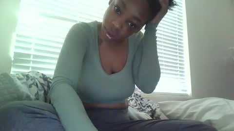 Snapshot of delightfuldark chatting on 02-16-25, 04:21 delightfuldark online show from 02-16-25, 04:21