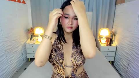 Snapshot of delightfulprincess chatting on 12-17-24, 09:16 Tyra Colins online show from 12-17-24, 09:16