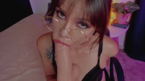 Delilah online show from 11-21-25, 05:17