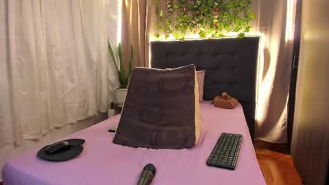 Delilah  online show from 07-09-26, 08:46