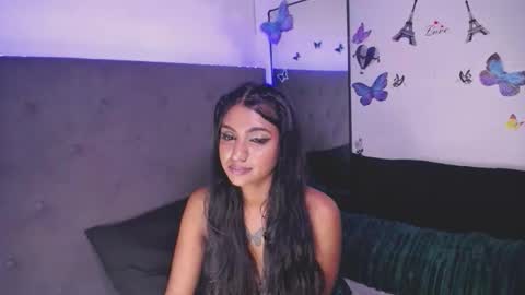 Snapshot of delilah_blazee chatting on 10-29-25, 07:04 Delilah Blaze online show from 10-29-25, 07:04