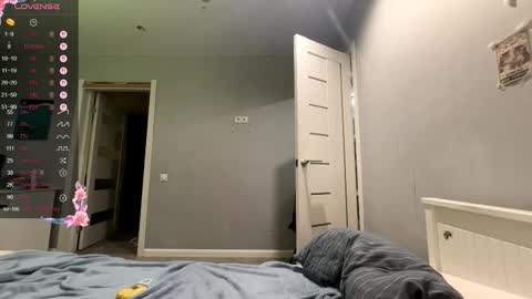 Snapshot of delilahdyl chatting on 12-16-25, 03:28 Mila online show from 12-16-25, 03:28