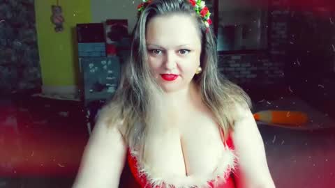 Snapshot of delinnia chatting on 12-25-24, 11:33 Margo online show from 12-25-24, 11:33