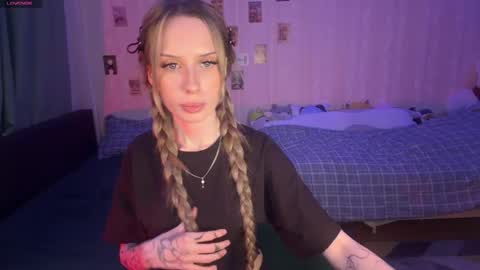 Della online show from 04-27-26, 03:54