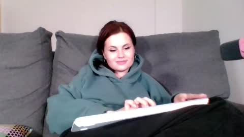 dellacrush_ online show from 03-10-25, 06:23