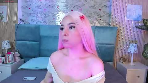 Snapshot of delphine_doll chatting on 07-20-26, 11:45 Delia online show from 07-20-26, 11:45