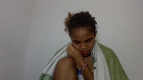 Snapshot of delphineee chatting on 06-13-26, 06:11 delphine online show from 06-13-26, 06:11