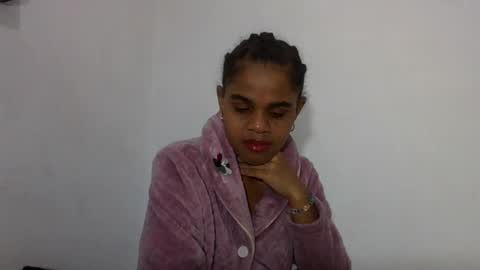 Snapshot of delphineee chatting on 06-17-26, 03:46 delphine online show from 06-17-26, 03:46