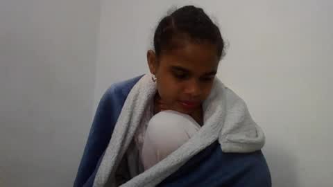 Snapshot of delphineee chatting on 06-20-26, 04:37 delphine online show from 06-20-26, 04:37