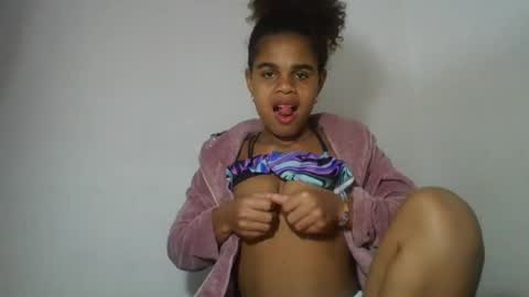 Snapshot of delphineee chatting on 07-14-26, 10:21 delphine online show from 07-14-26, 10:21