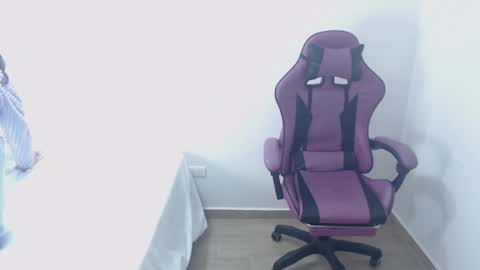 Snapshot of demi_leed chatting on 03-01-25, 11:17 DEMI online show from 03-01-25, 11:17