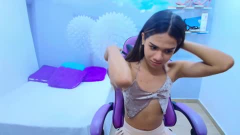 Snapshot of demi_leed chatting on 09-13-25, 12:16 DEMI online show from 09-13-25, 12:16