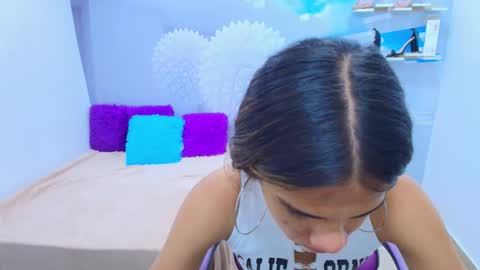 Snapshot of demi_leed chatting on 09-17-25, 11:23 DEMI online show from 09-17-25, 11:23