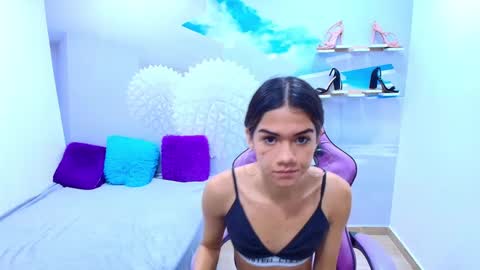 Snapshot of demi_leed chatting on 10-08-25, 12:14 DEMI online show from 10-08-25, 12:14