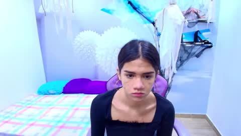 Snapshot of demi_leed chatting on 10-24-25, 11:06 DEMI online show from 10-24-25, 11:06