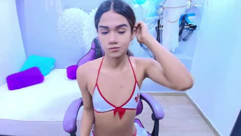 Snapshot of demi_leed chatting on 10-31-25, 12:50 DEMI online show from 10-31-25, 12:50