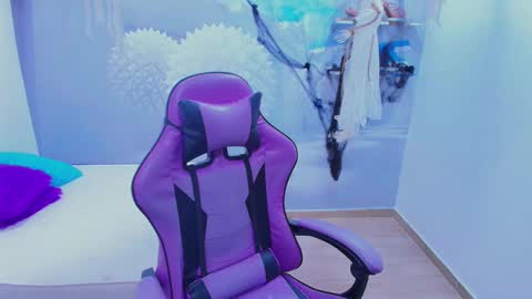 Snapshot of demi_leed chatting on 11-01-25, 12:29 DEMI online show from 11-01-25, 12:29