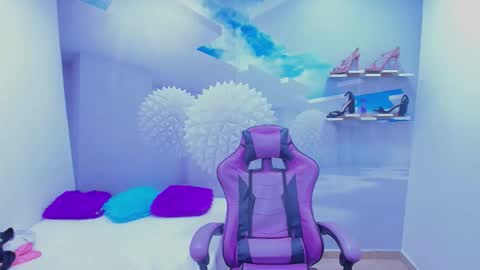 Snapshot of demi_leed chatting on 11-07-25, 12:49 DEMI online show from 11-07-25, 12:49