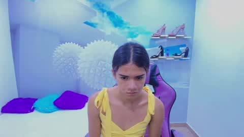 Snapshot of demi_leed chatting on 11-08-25, 12:38 DEMI online show from 11-08-25, 12:38