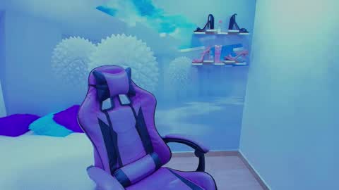 Snapshot of demi_leed chatting on 11-18-25, 12:20 DEMI online show from 11-18-25, 12:20