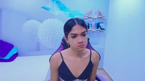 Snapshot of demi_leed chatting on 11-22-25, 12:26 DEMI online show from 11-22-25, 12:26