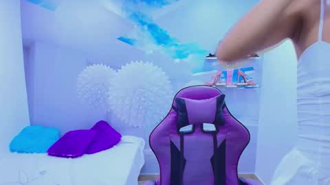 Snapshot of demi_leed chatting on 11-26-25, 12:28 DEMI online show from 11-26-25, 12:28