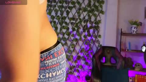 DEMI online show from 03-08-25, 10:34