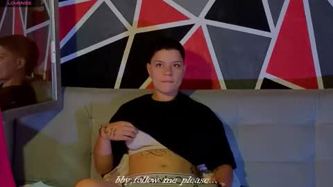 DEMI online show from 10-21-25, 12:39