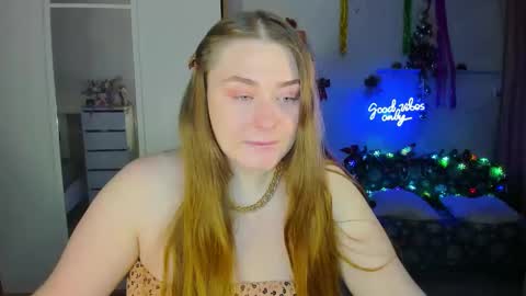 Sophie online show from 12-06-24, 04:03