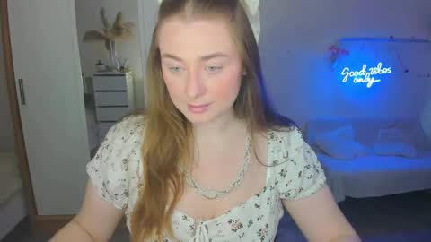 Sophie online show from 02-09-25, 07:16